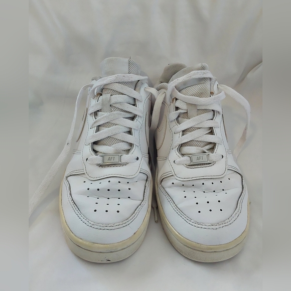 Nike Sneakers, Kids size 6.5Y White Nike All Day Athletic Sneakers - Picture 3 of 7